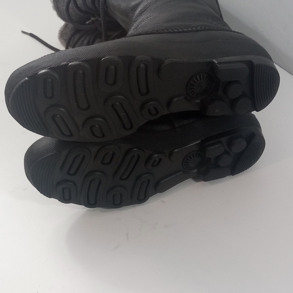 UGG leather waterproof boots - size 7 US - Picture 9 of 12